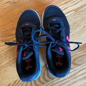 Youth UNDER ARMOUR shoes